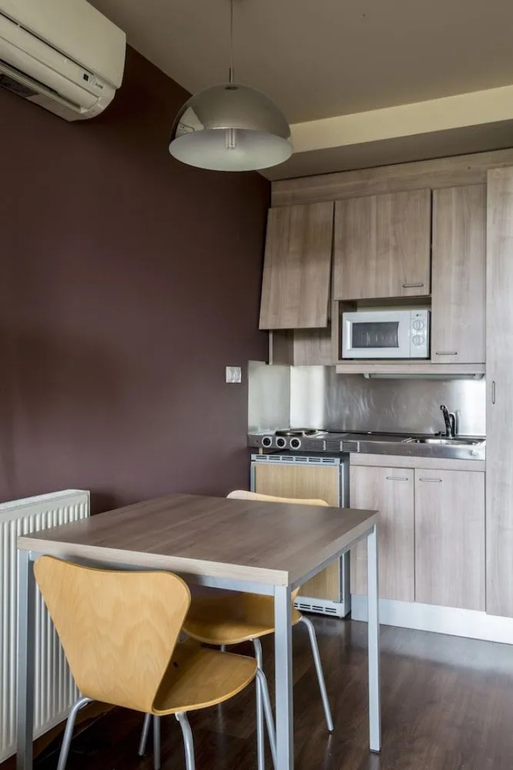 Colegio Mayor Resa Hernán Cortés - Centro Adscrito a REAJ