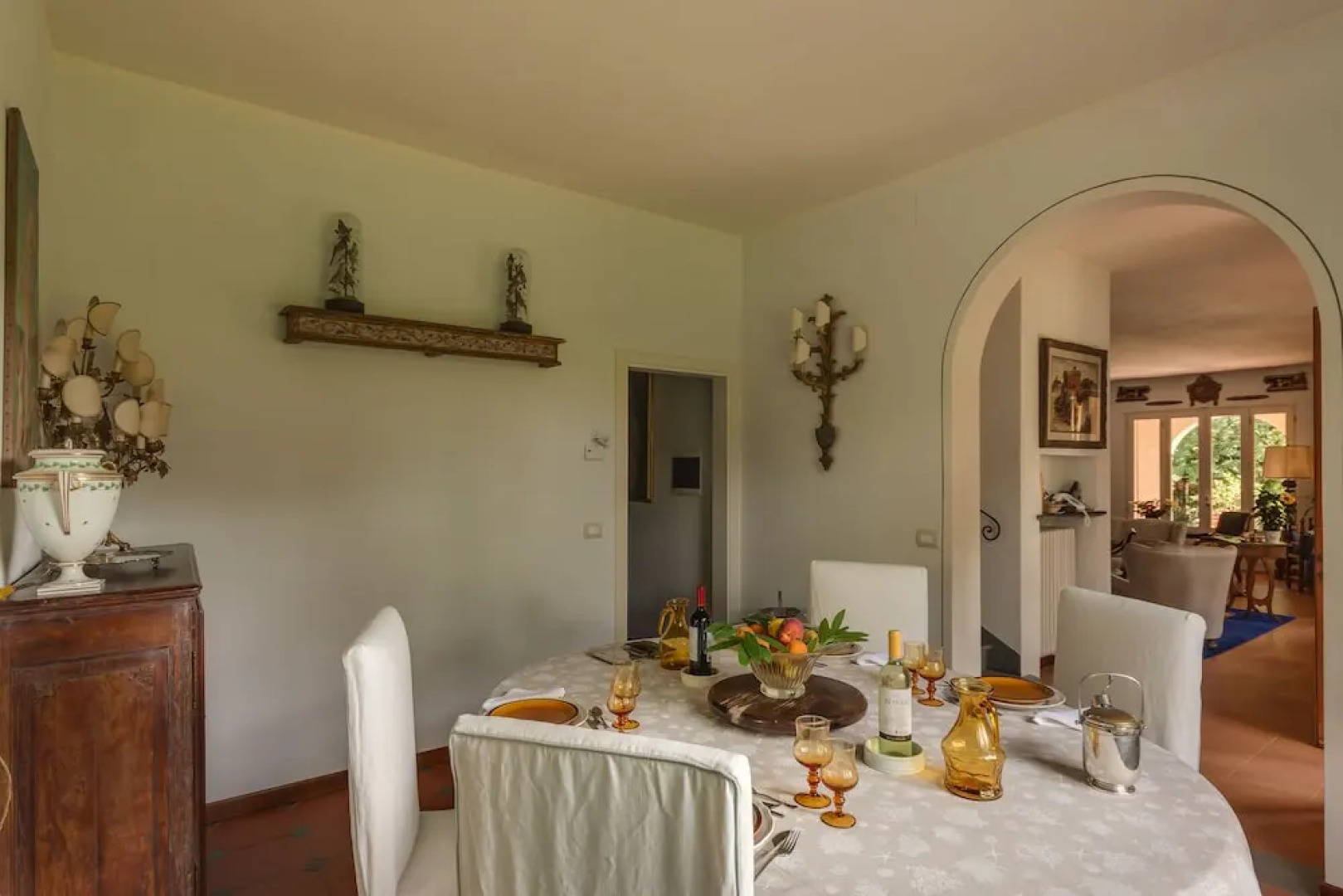 Forte dei Marmi renewed 6 bedroom villa