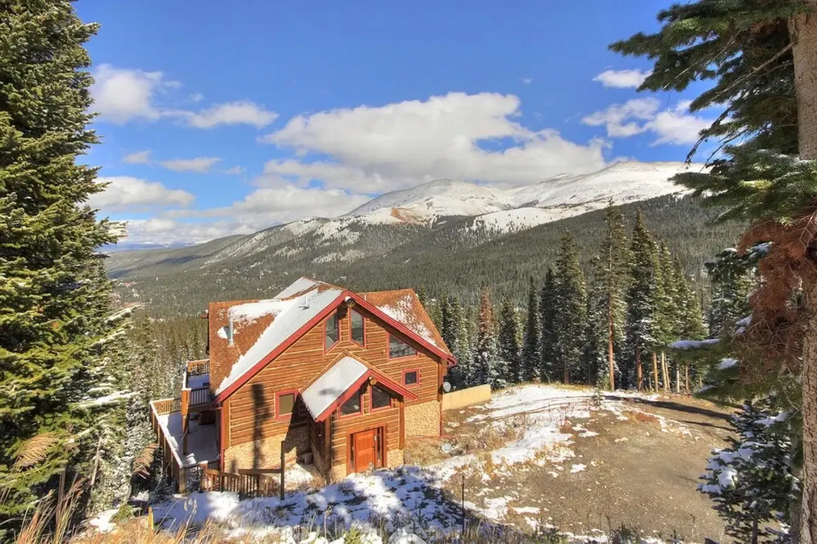 Stunning Mountain Getaway! Sleeps 10!