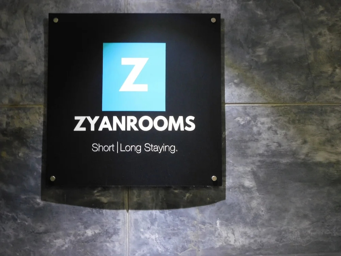 Zyan Rooms