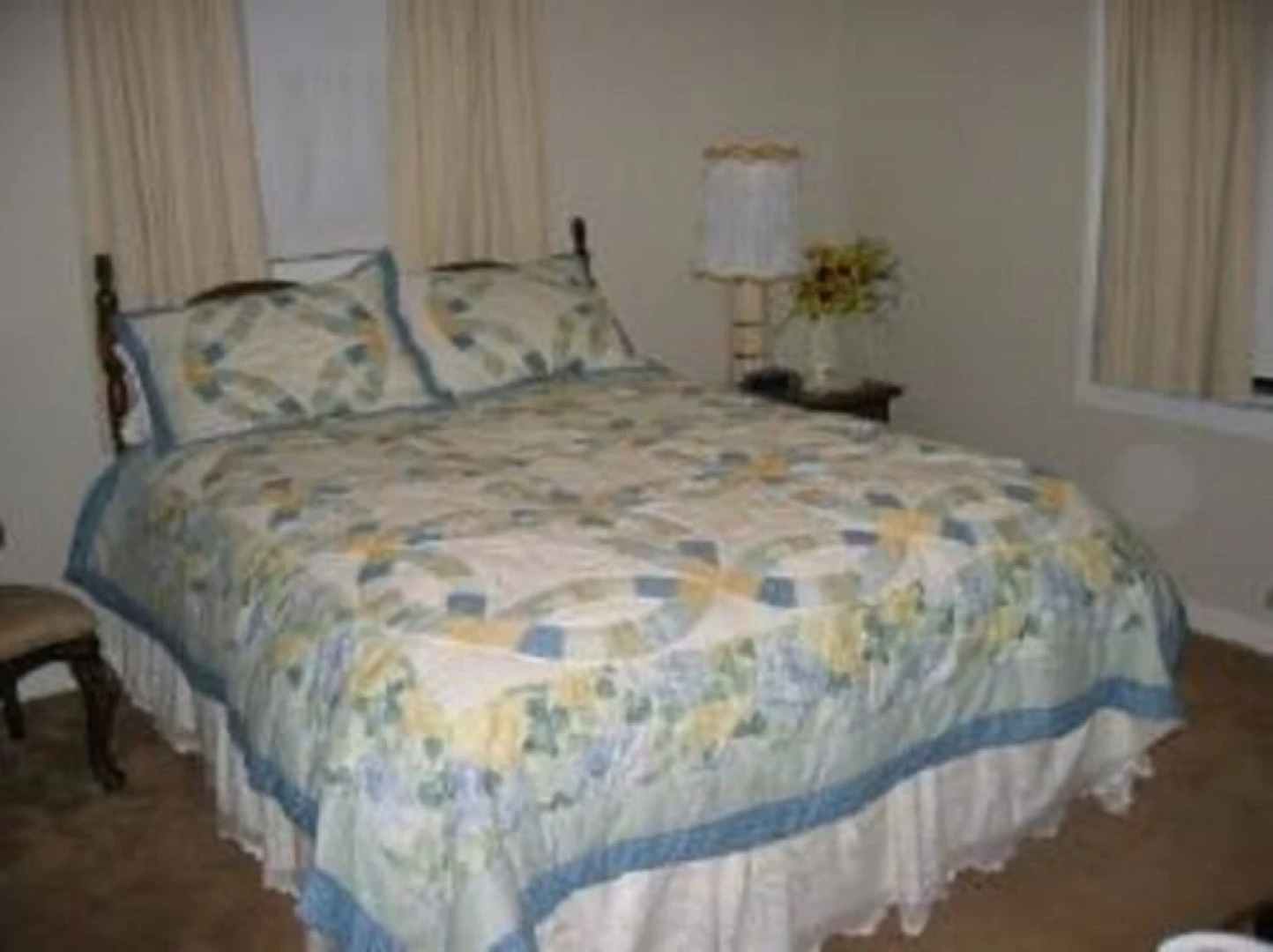 Pine Tree Inn and Bakery