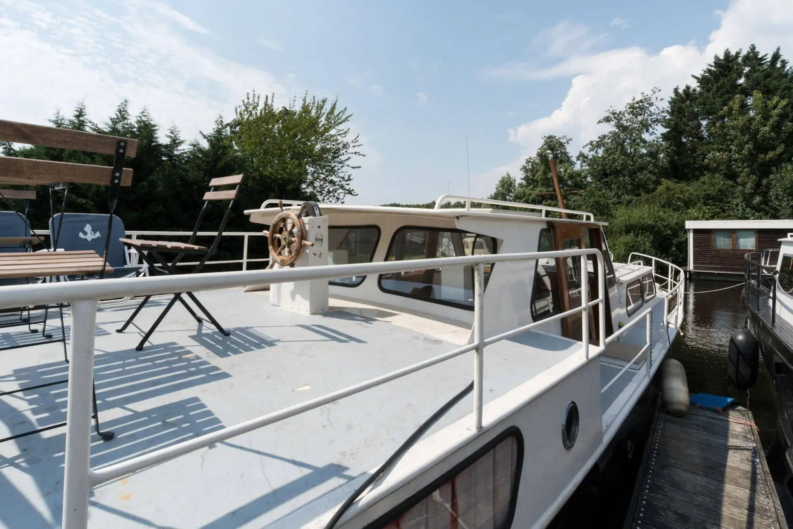 Authentic Houseboats Amsterdam