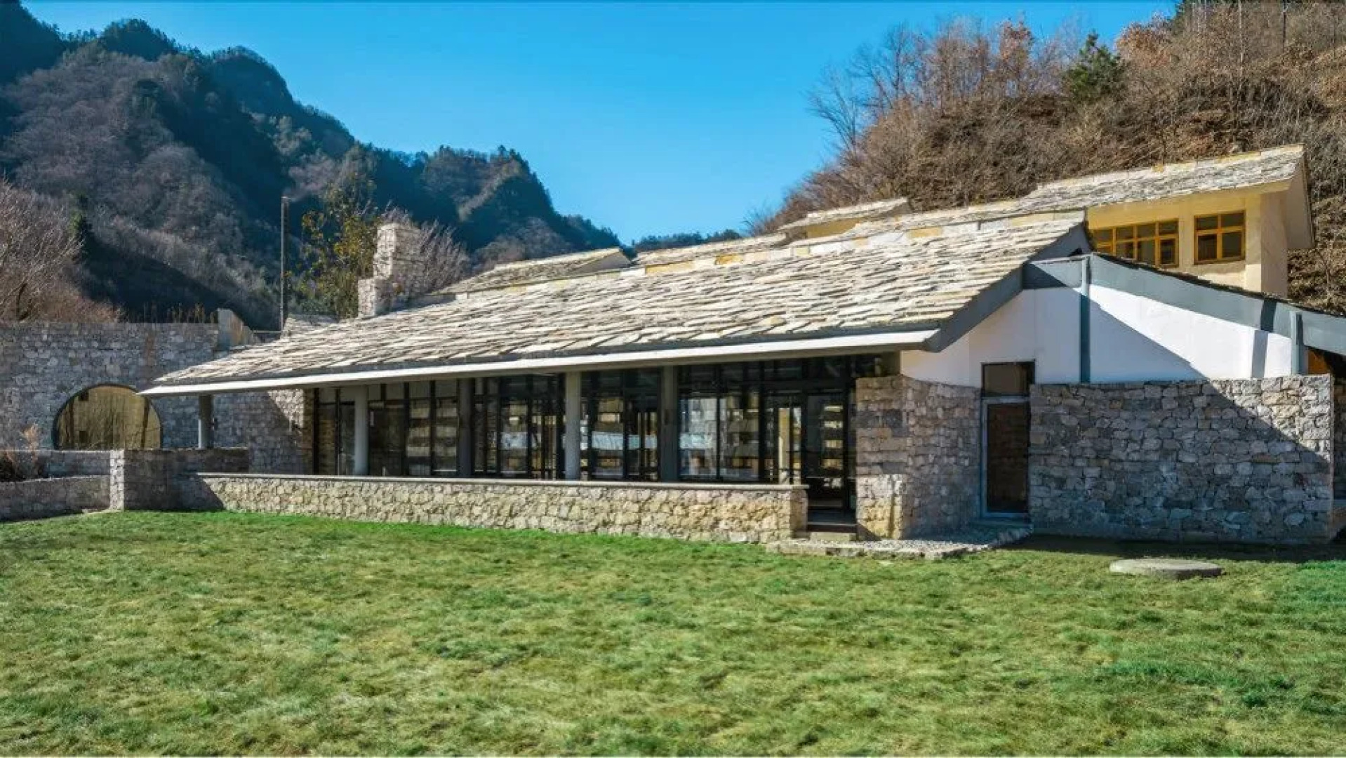 Wuhua Yishu Shouzhuo Park