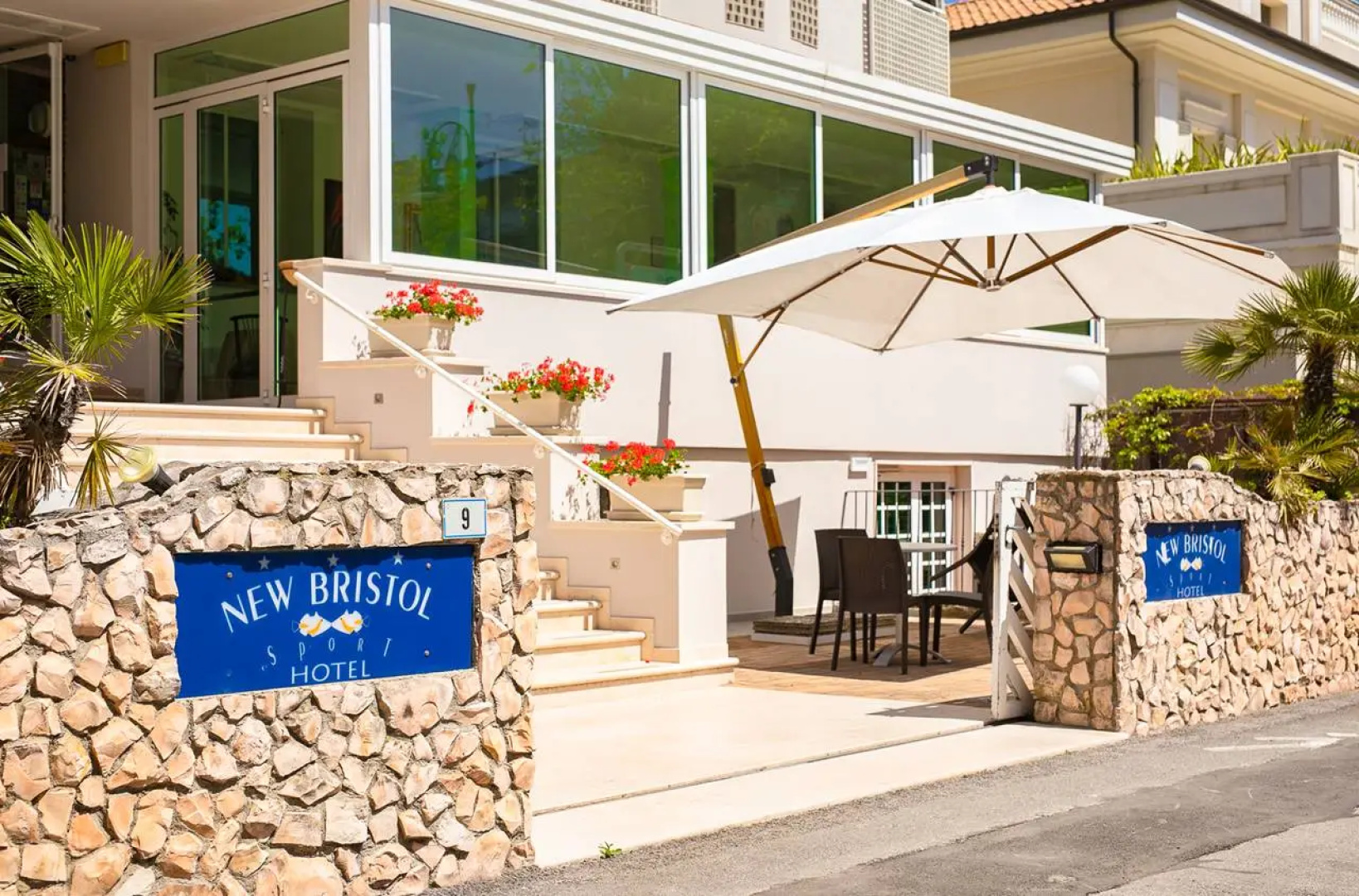 New Bristol Sport & Domus Mea Hotel