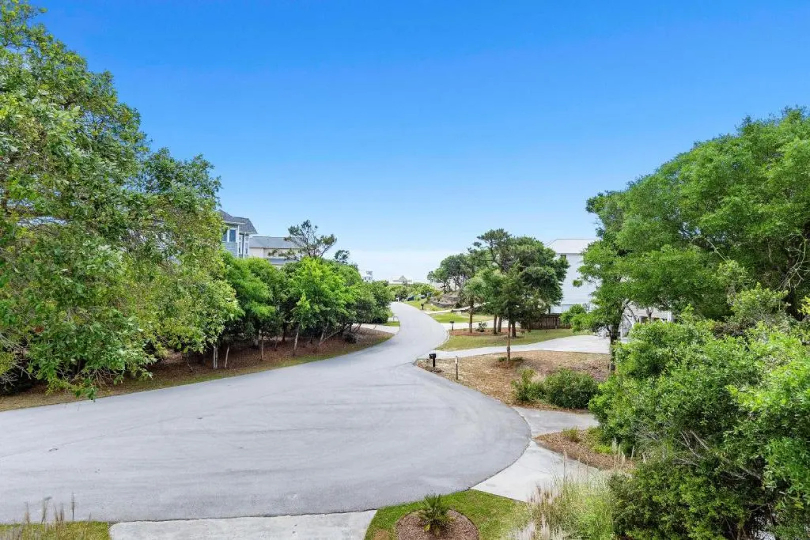 The Emerald Owl House - Peaceful Emerald Isle Beach House w/ Luxurious Heated Pool!