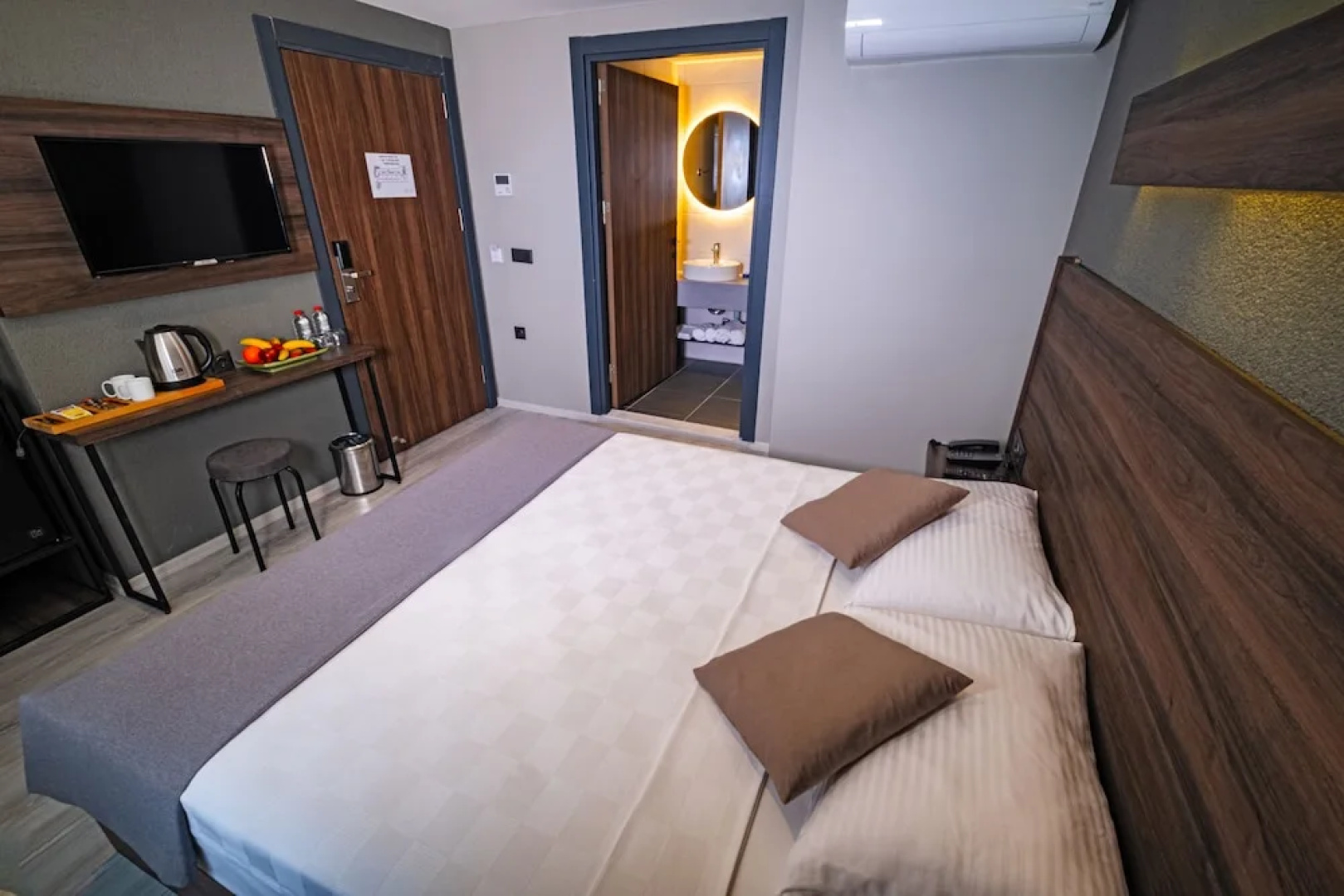 Candarli Iseo Hotel