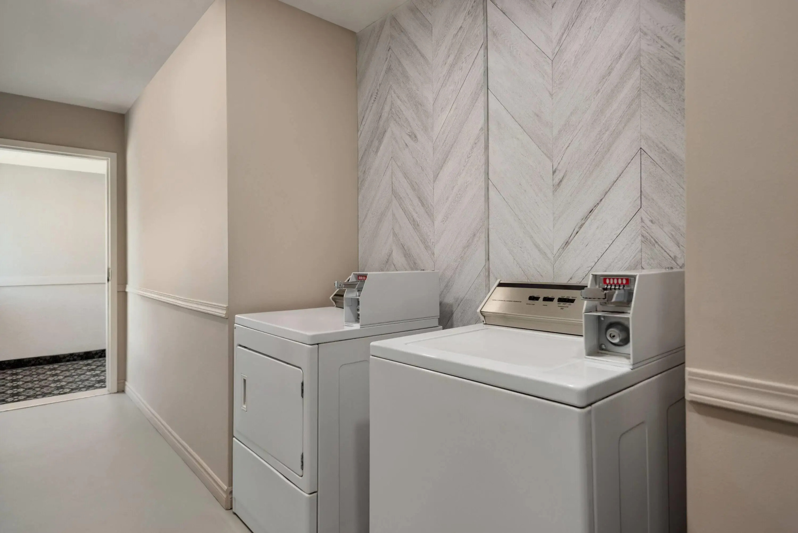 Days Inn by Wyndham Kelowna