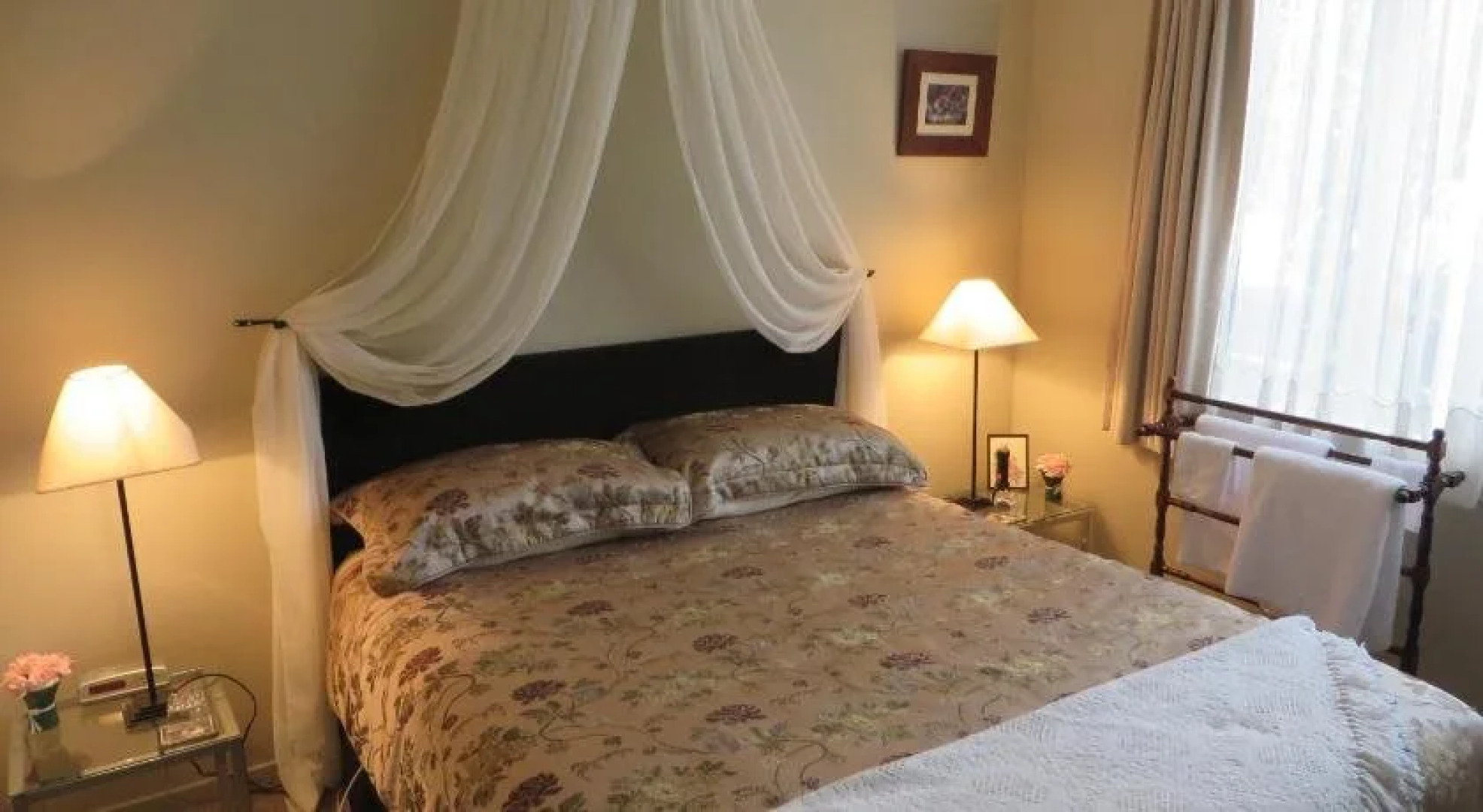 Airport Stableford Bed  Breakfast