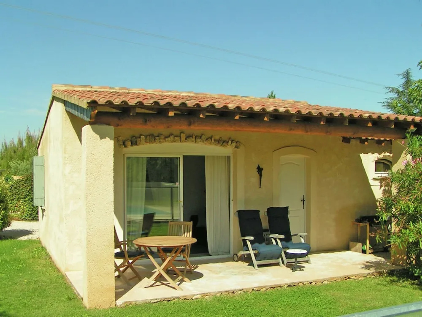 Cozy Cottage With Fenced Pool, in a Quiet Area and 30 km From the Mont Ventoux