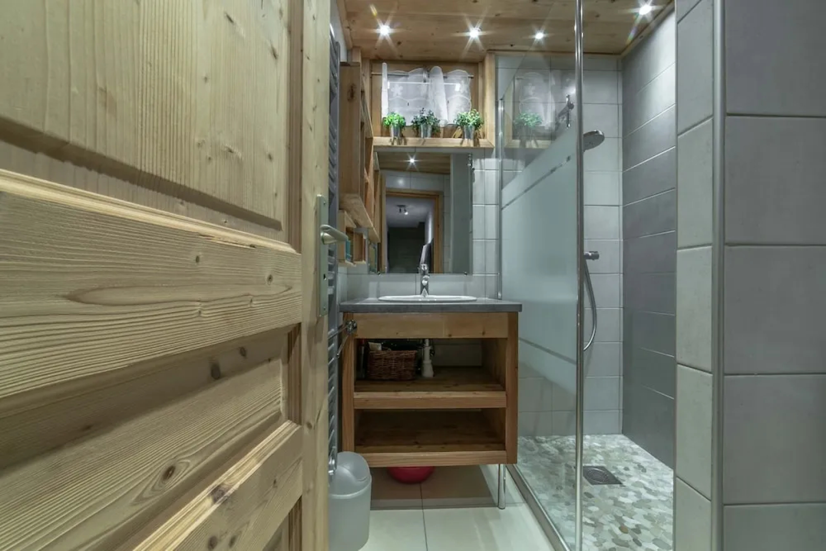Individual Chalet, Near the Center & 200m from the Slopes