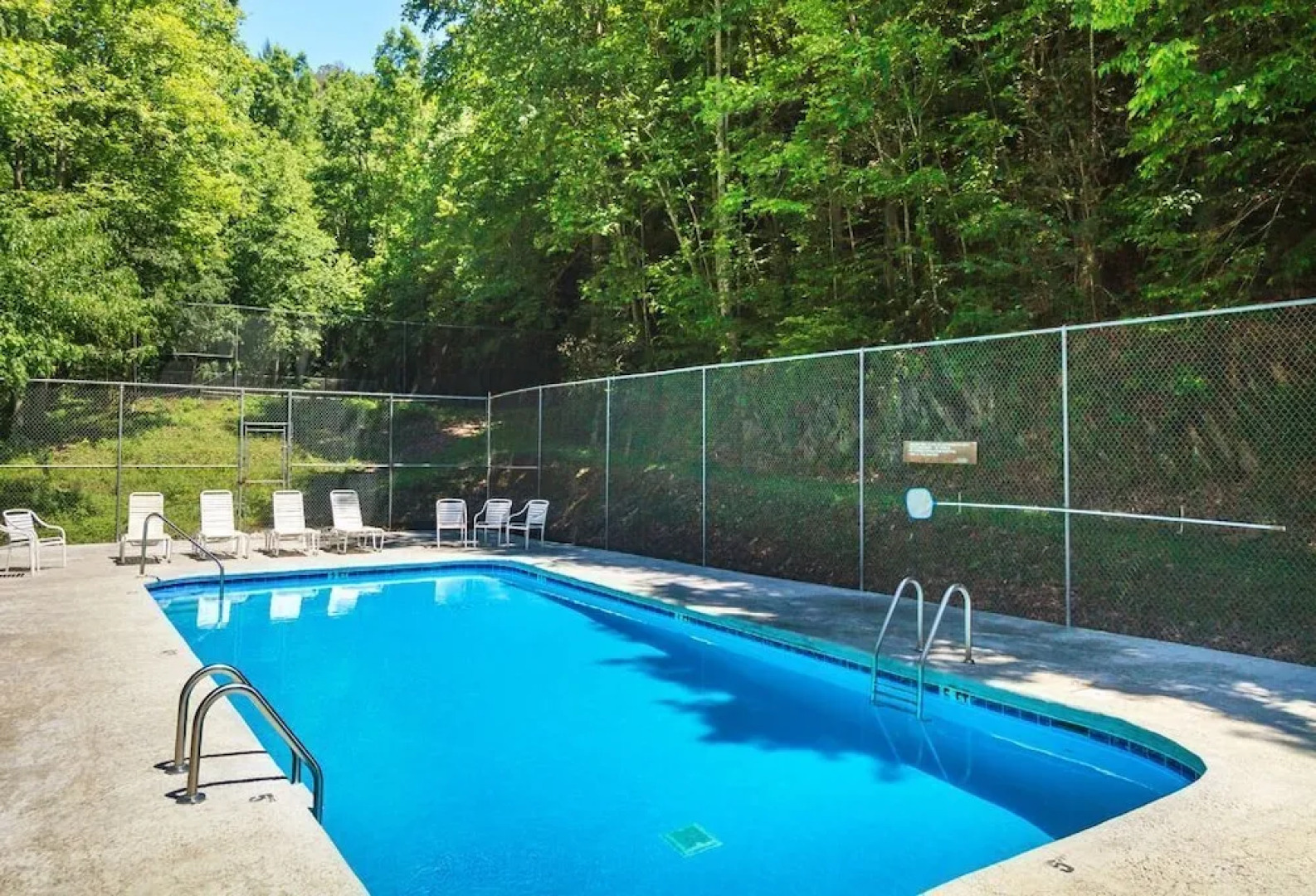 High Cotton 3 Bedroom Home with Hot Tub