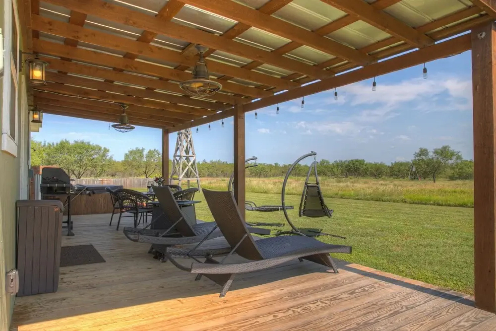 Luxury Studio W/hot Tub&grill