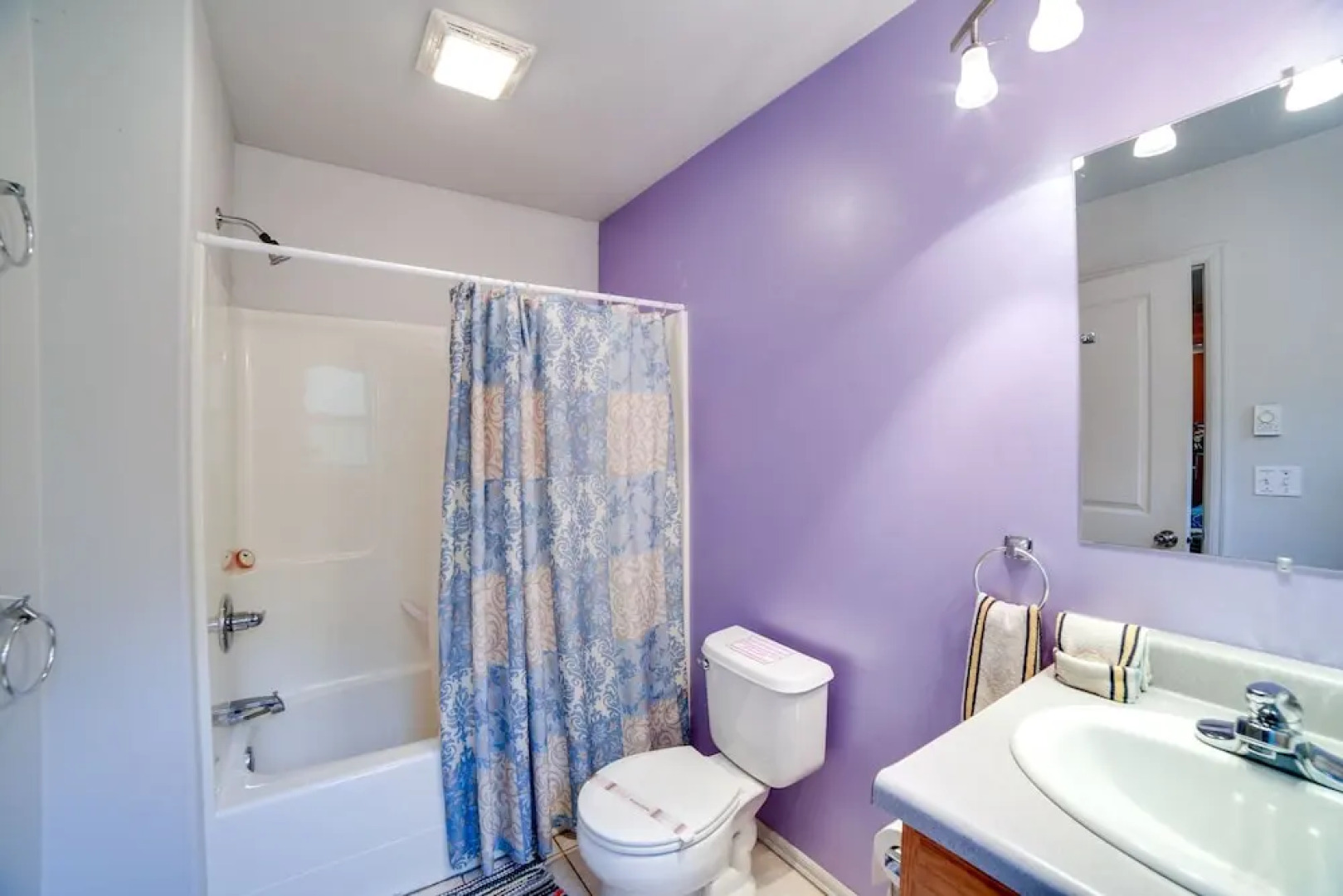 Mt. Baker Lodging Cabin 40 – Pool Table, Sleeps 11! by MBL