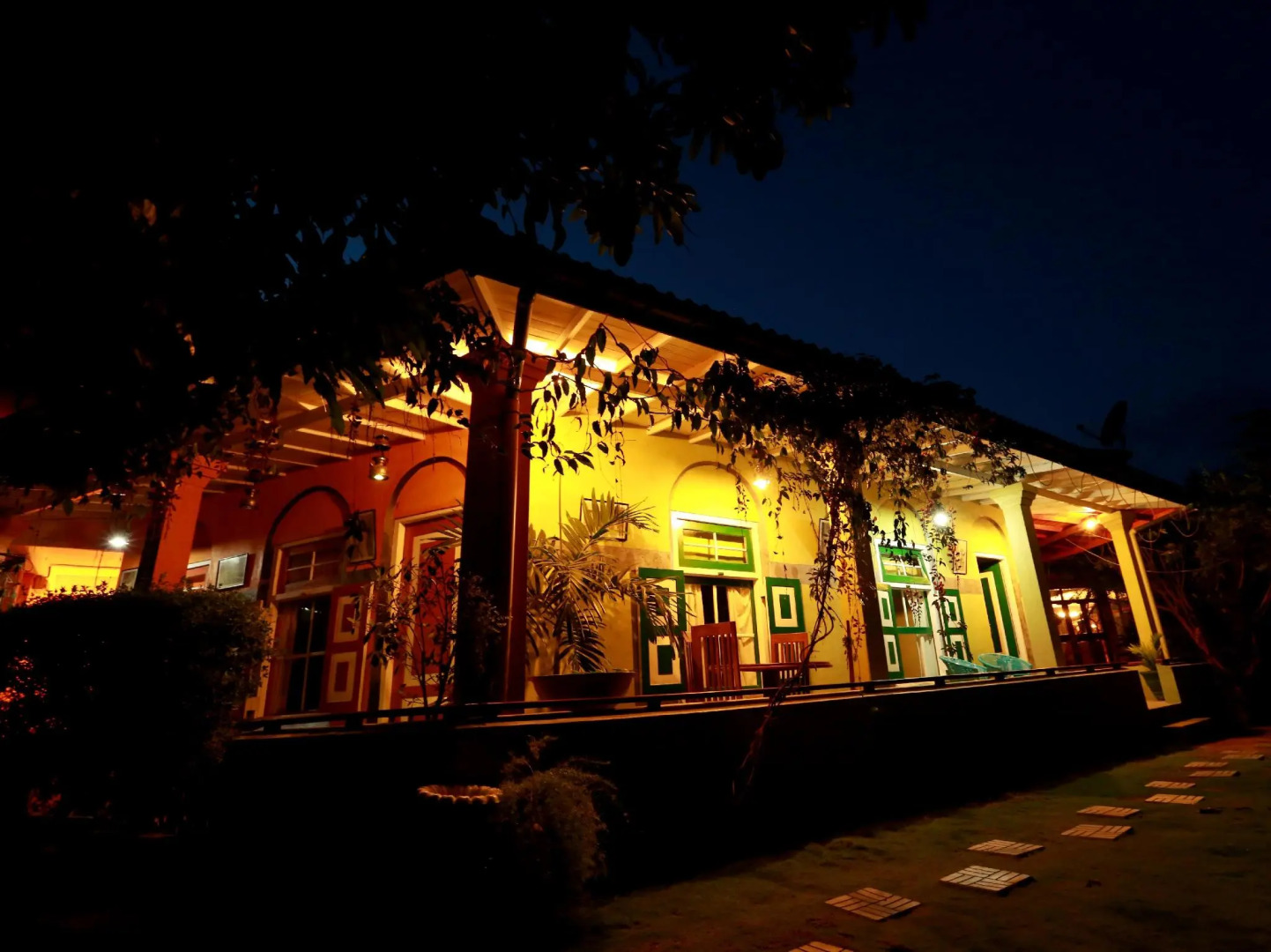 Tea Garden Holiday Inn