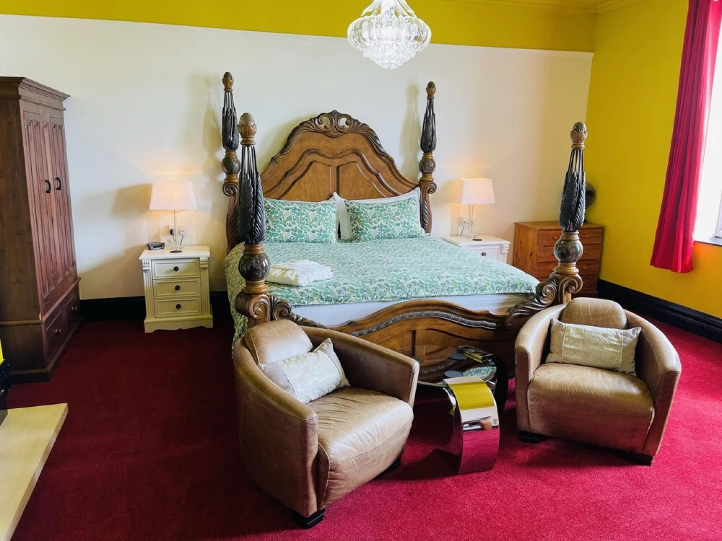 Captain Chevalle Penthouse Studio Apartment