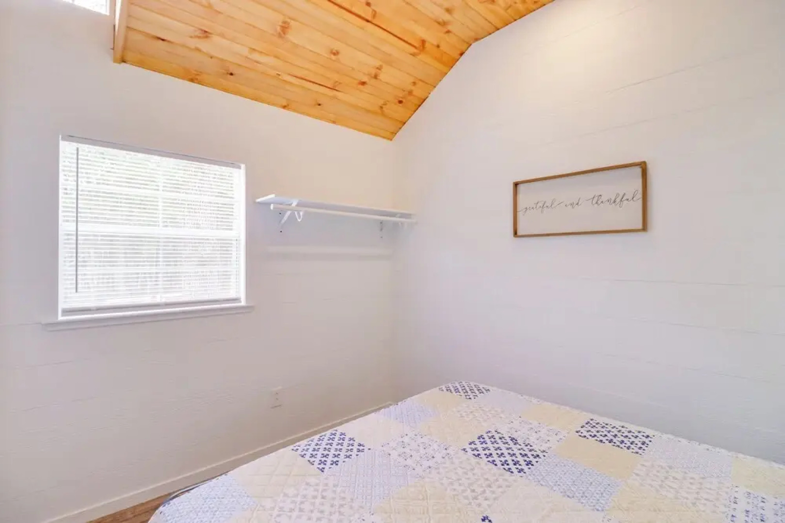 Steps to Greers Ferry Lake: Tumbling Shoals Cabin!