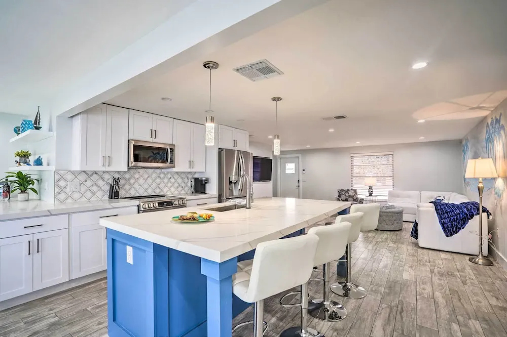 Waterfront Matlacha Home w/ Hot Tub & Grill!