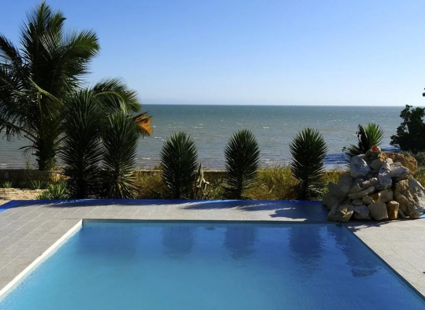 Caliente Beach Lodge