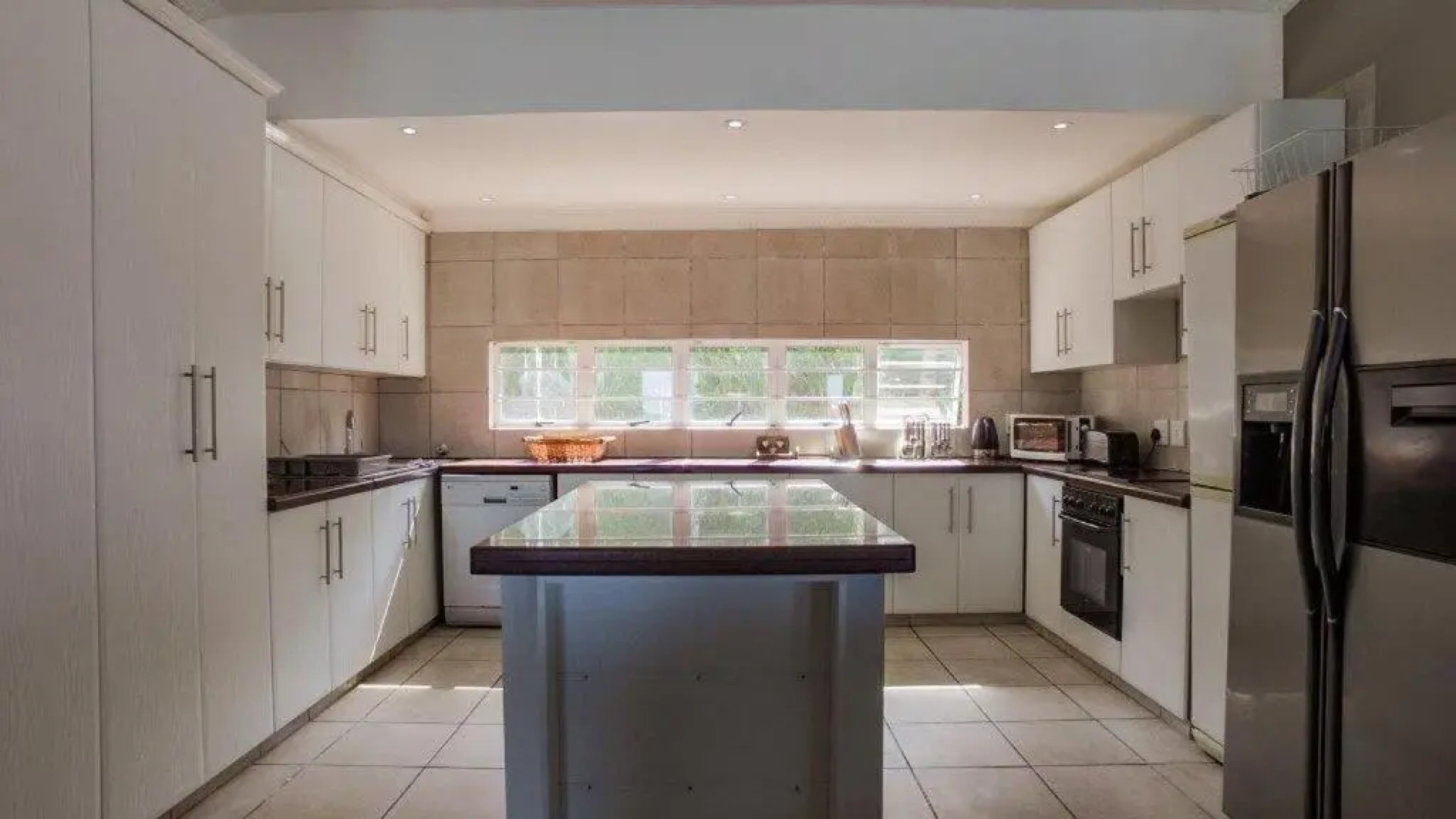 Tinley Manor Beachfront KSV1