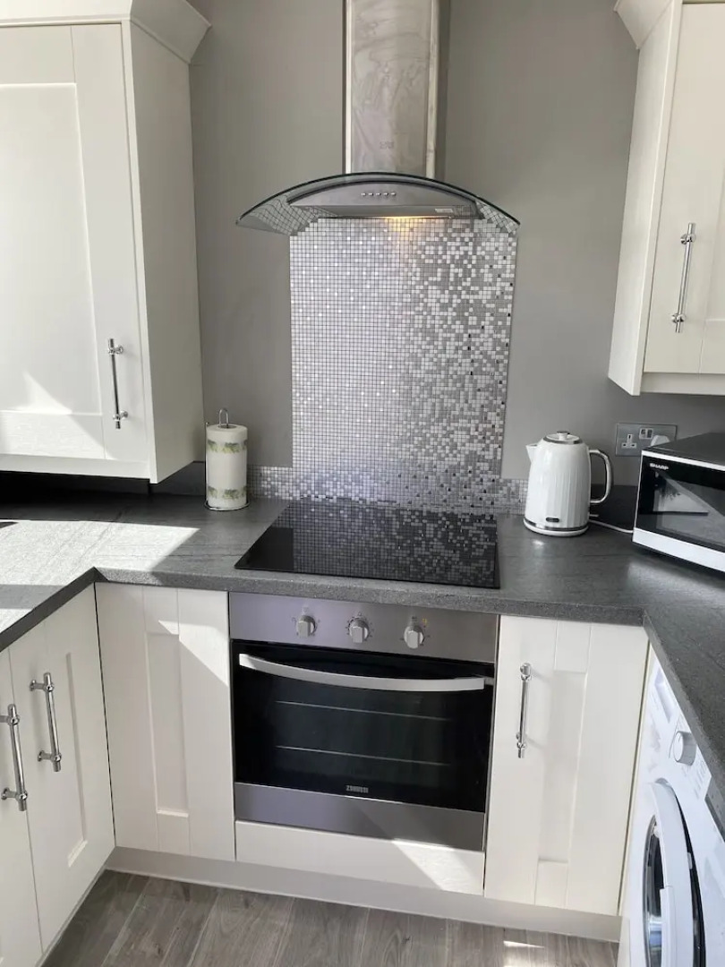 Inviting 2-Bed Bungalow