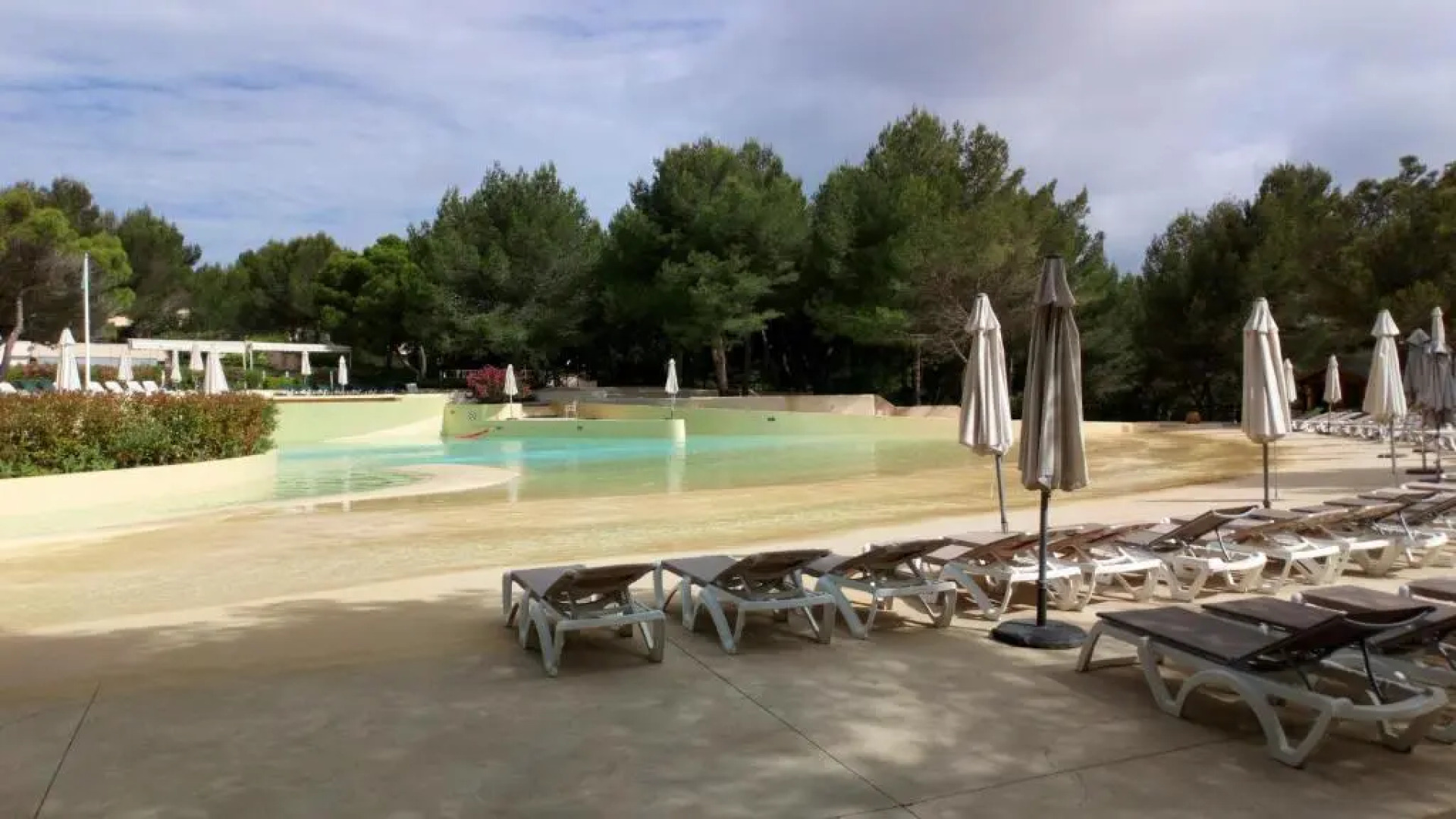 Charmant T2 climatisé avec belle vue , Golf de Pont-Royal