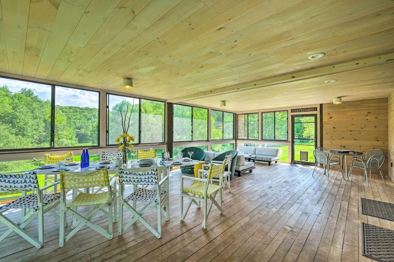 Luxe + Modern Home: 30 Mi to Saratoga Springs!