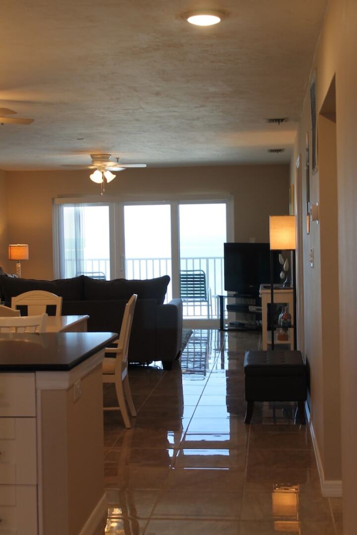 Sea Breeze 303 Apartment