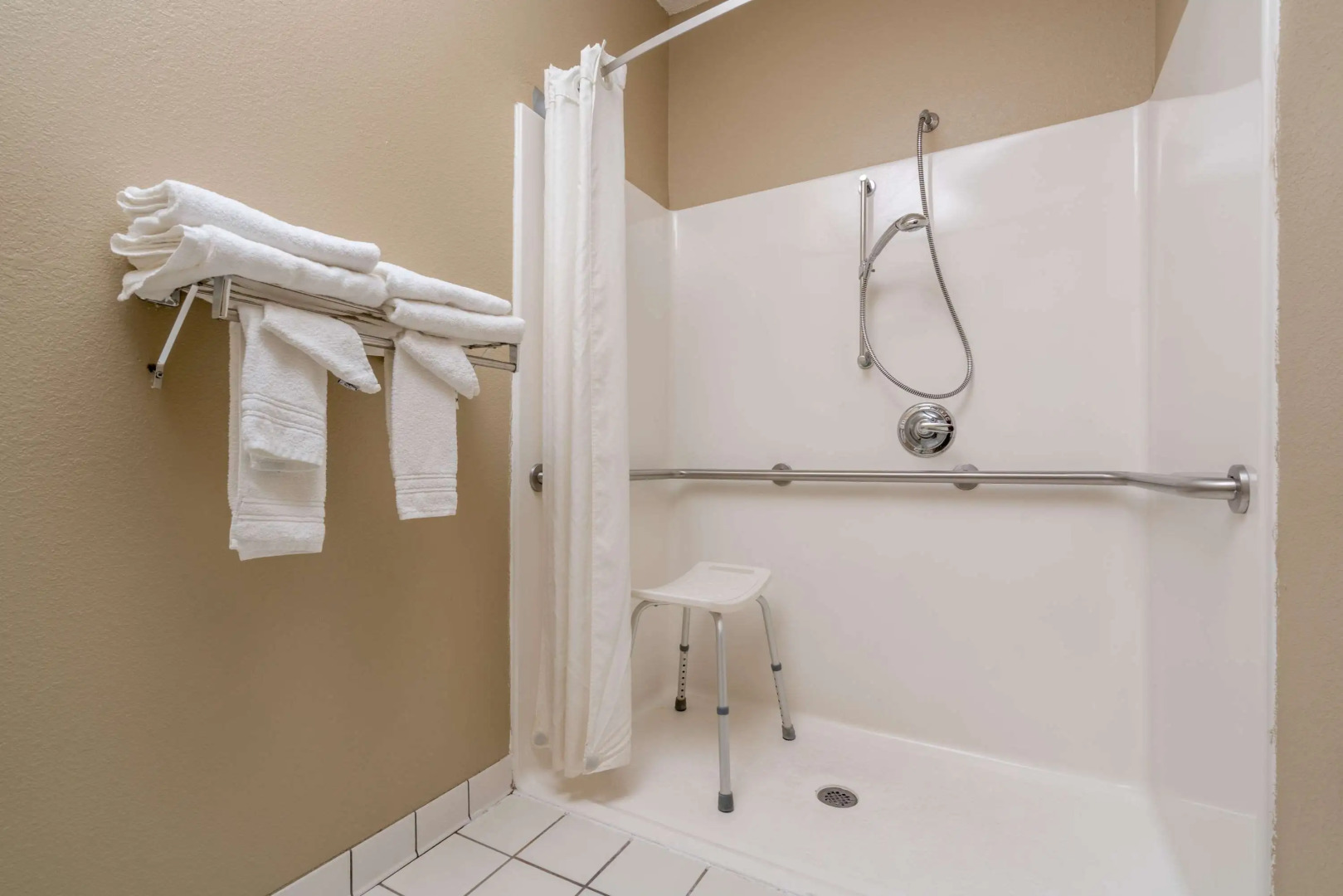 Super 8 by Wyndham Beresford