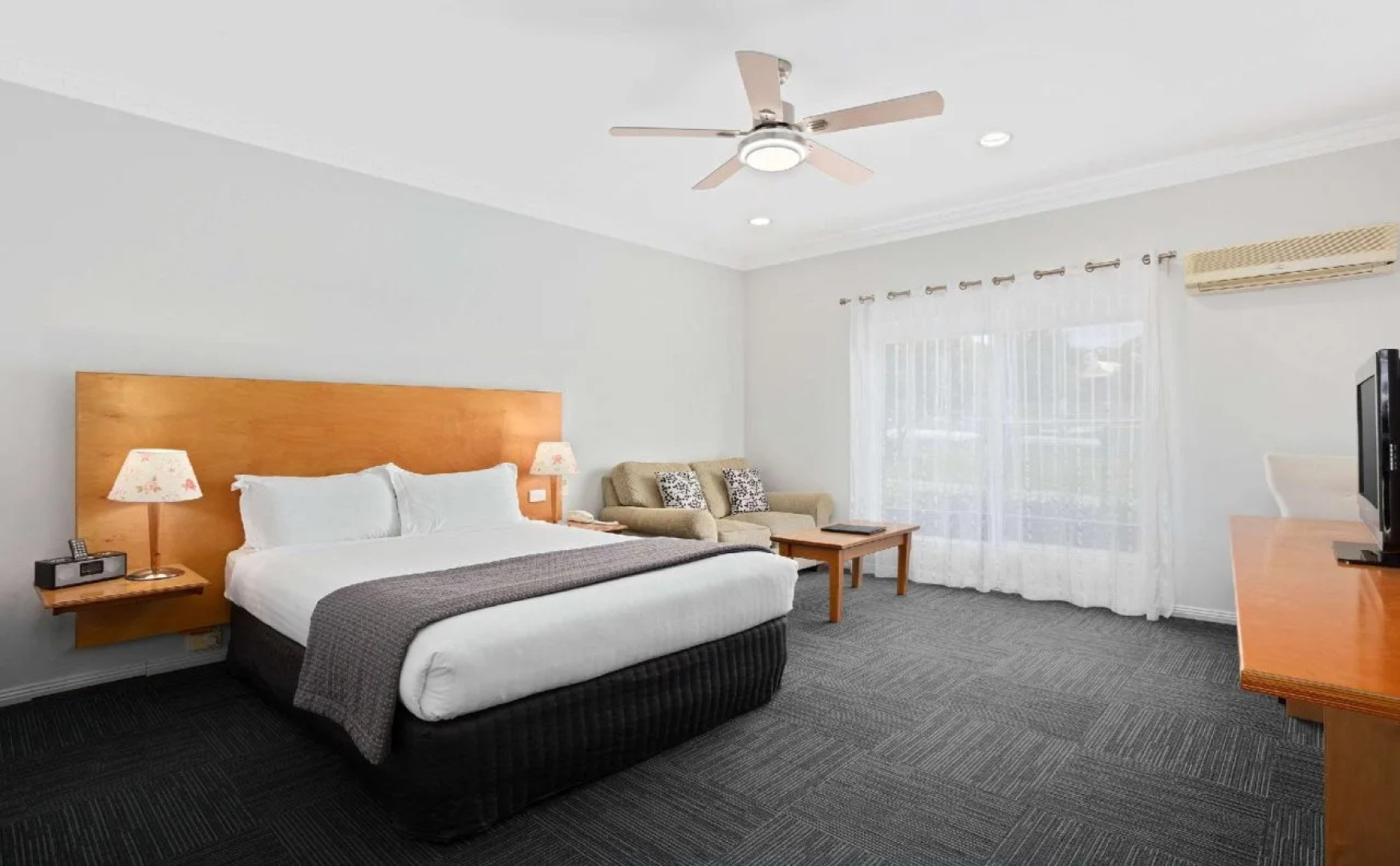 Comfort Inn The International