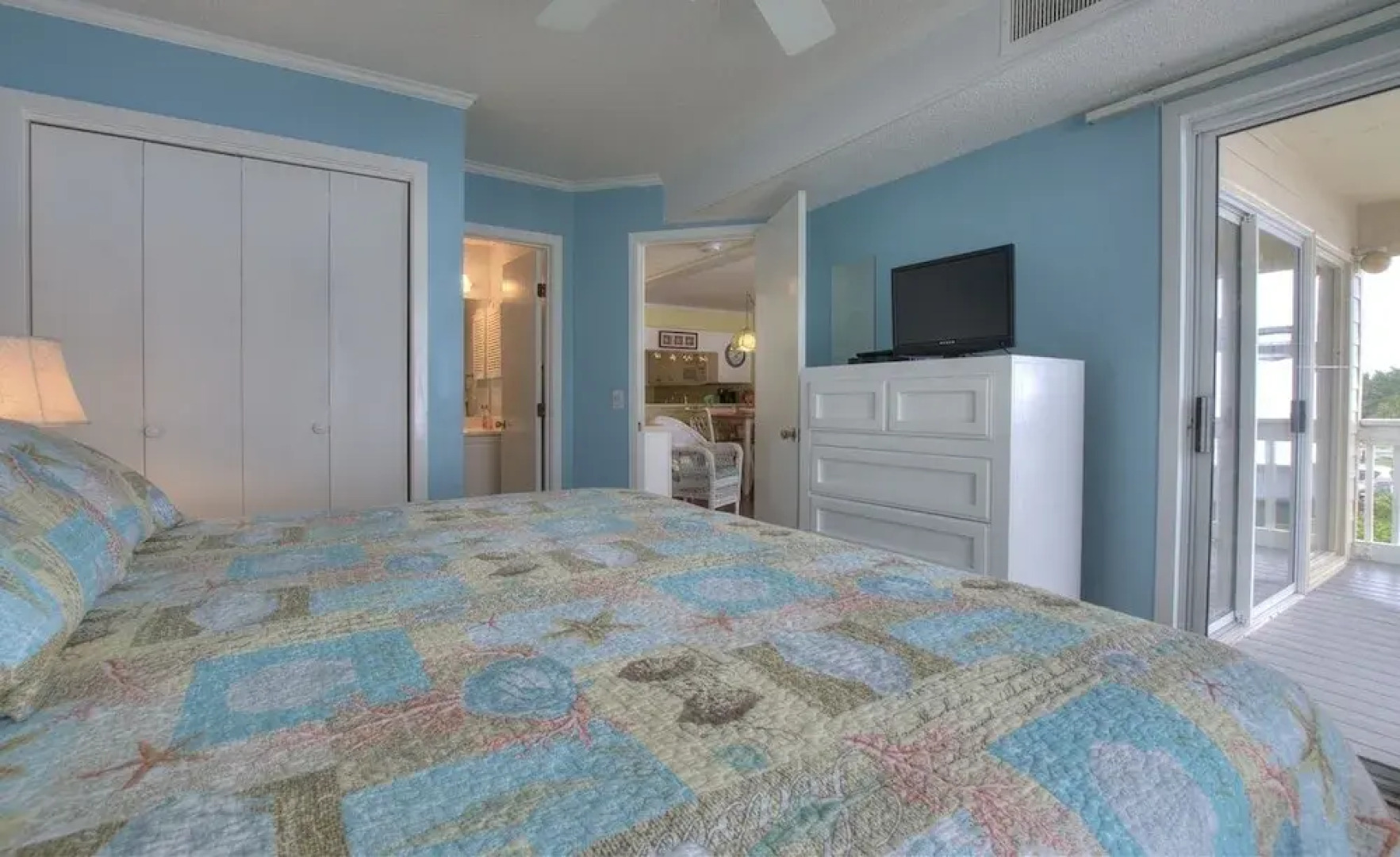 Apatb 164 2 Bedroom Condo by Redawning