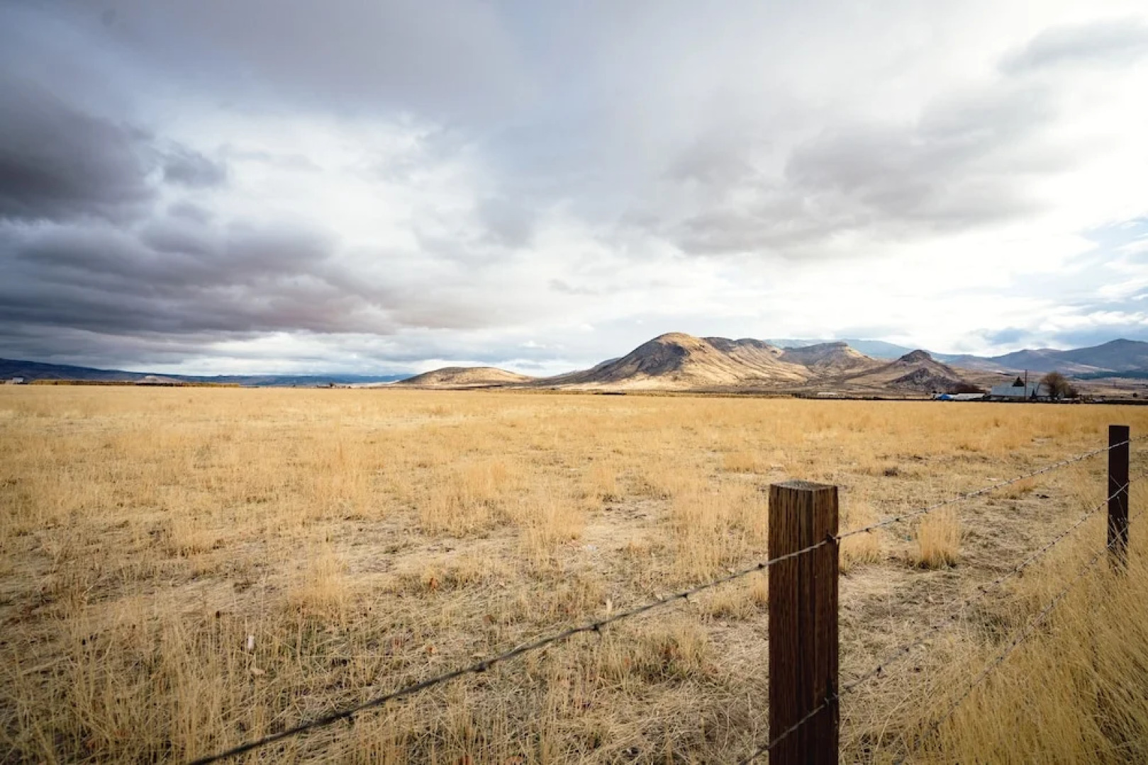 The Gilded Drifter Inn