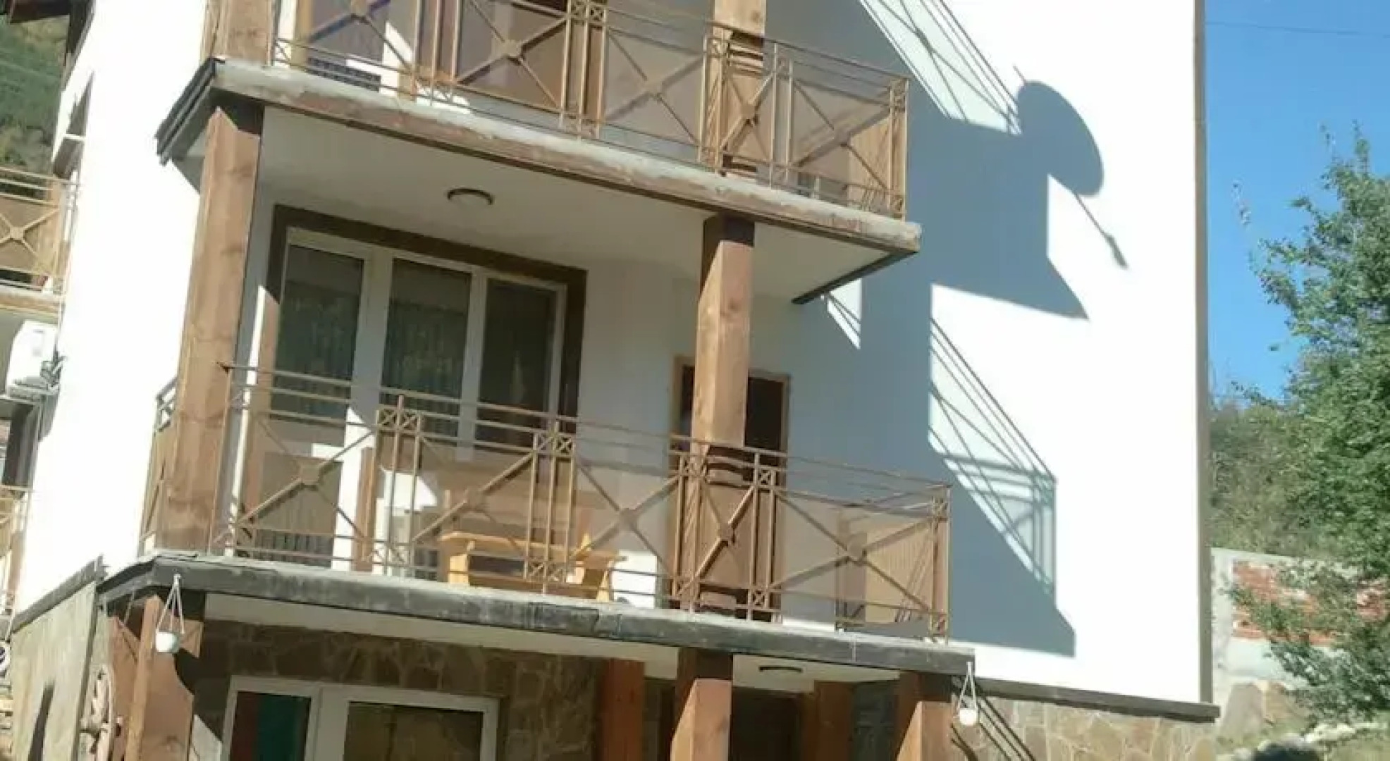 The White House With The White Fountain