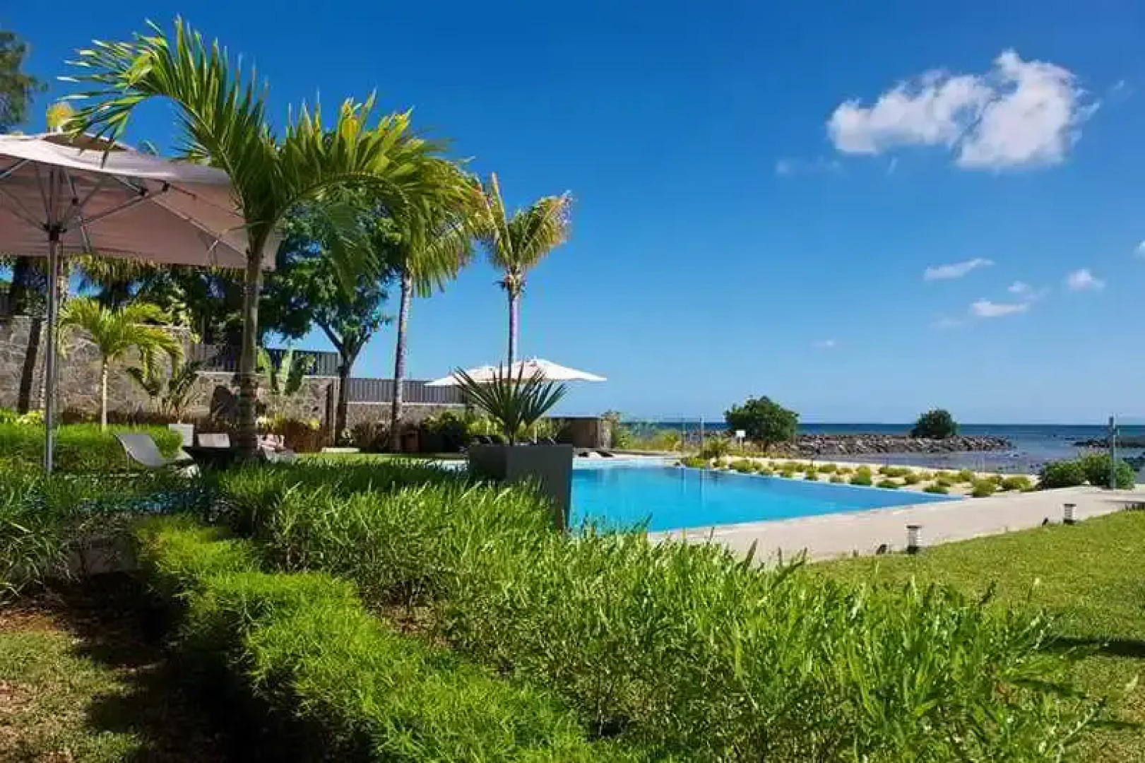 Plage Bleue Beachfront Apartments