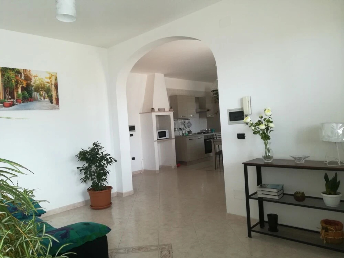 Bright Apartment a few km From the sea