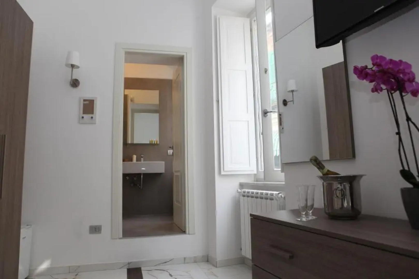 900 Bed and Breakfast