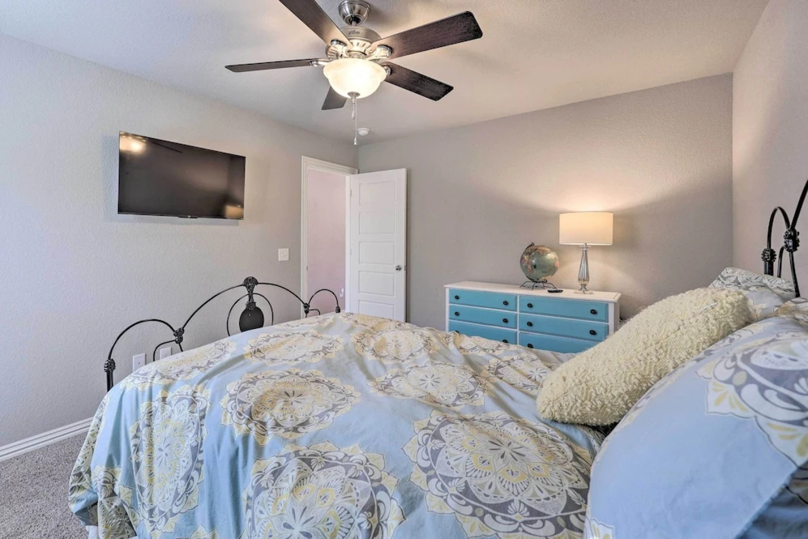 Near Hiking & Biking: Convenient Home in Rogers!