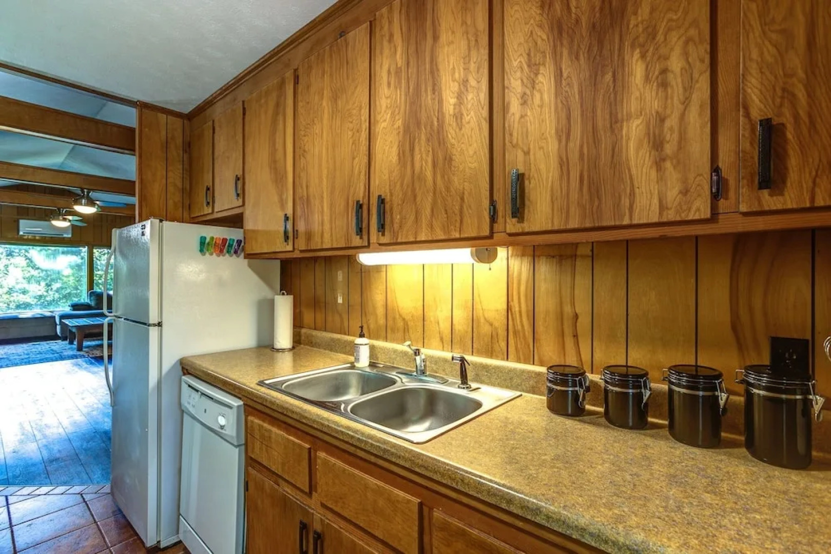 Alpine Walking Distance To App Ski 2 Bedroom Cottage by Redawning