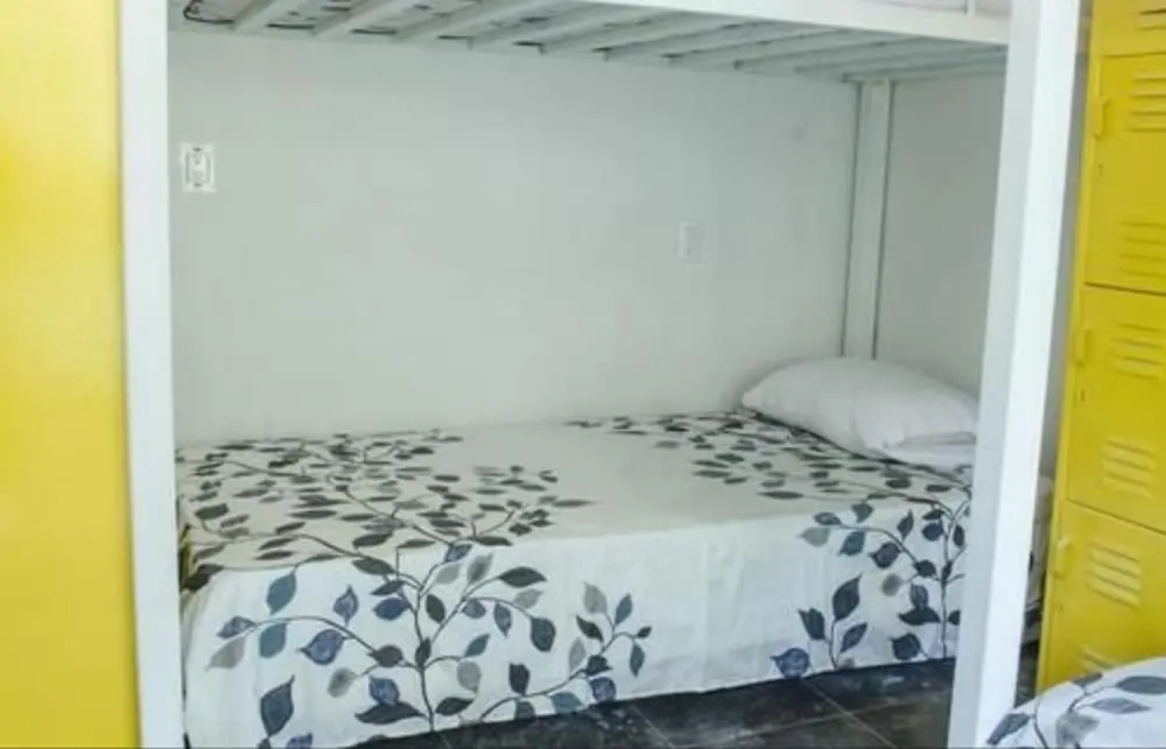 Shaka Surf House - Hostel