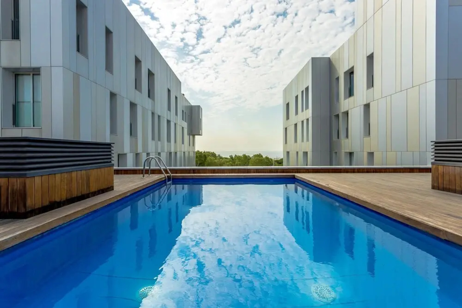 Urban District Apartments Rambla Suite & Pool