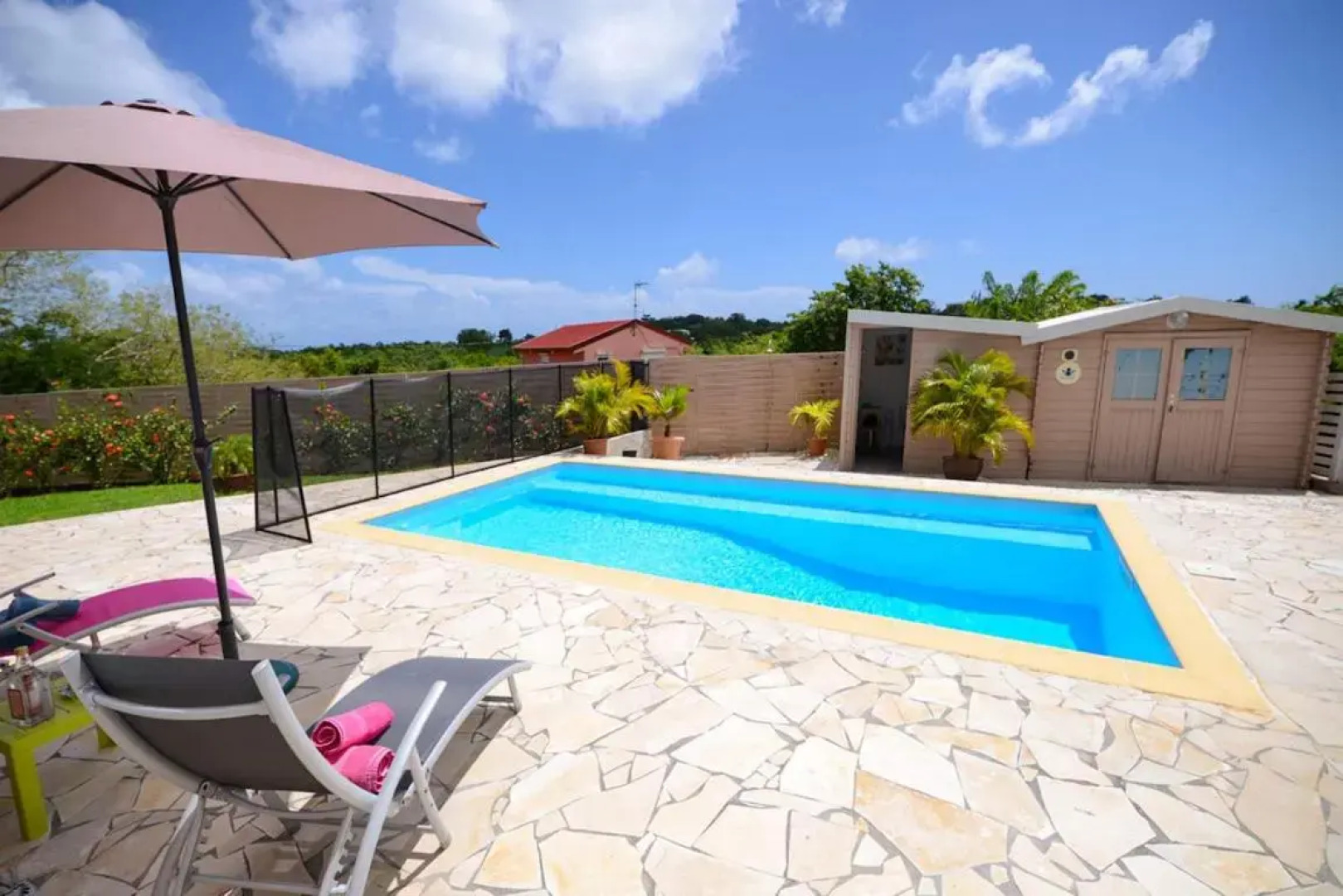 Magnifique Villa climatisée, piscine et jardin à 5mn de la plage