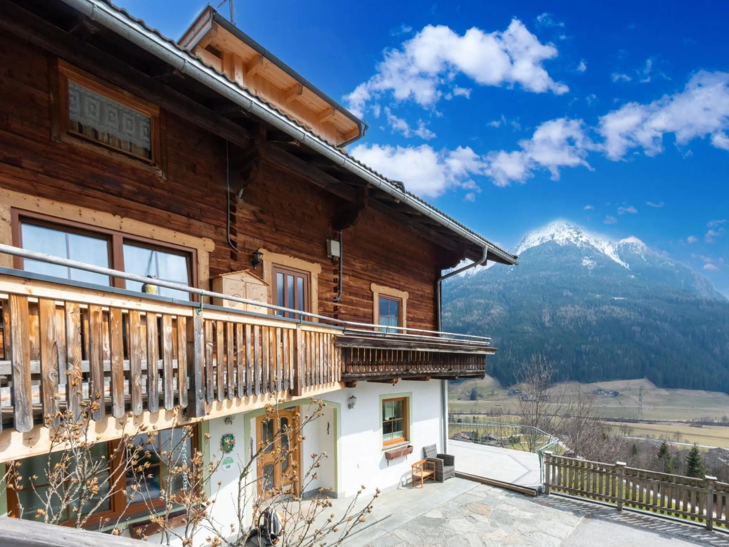 Romantic apartment in Bramberg with garden