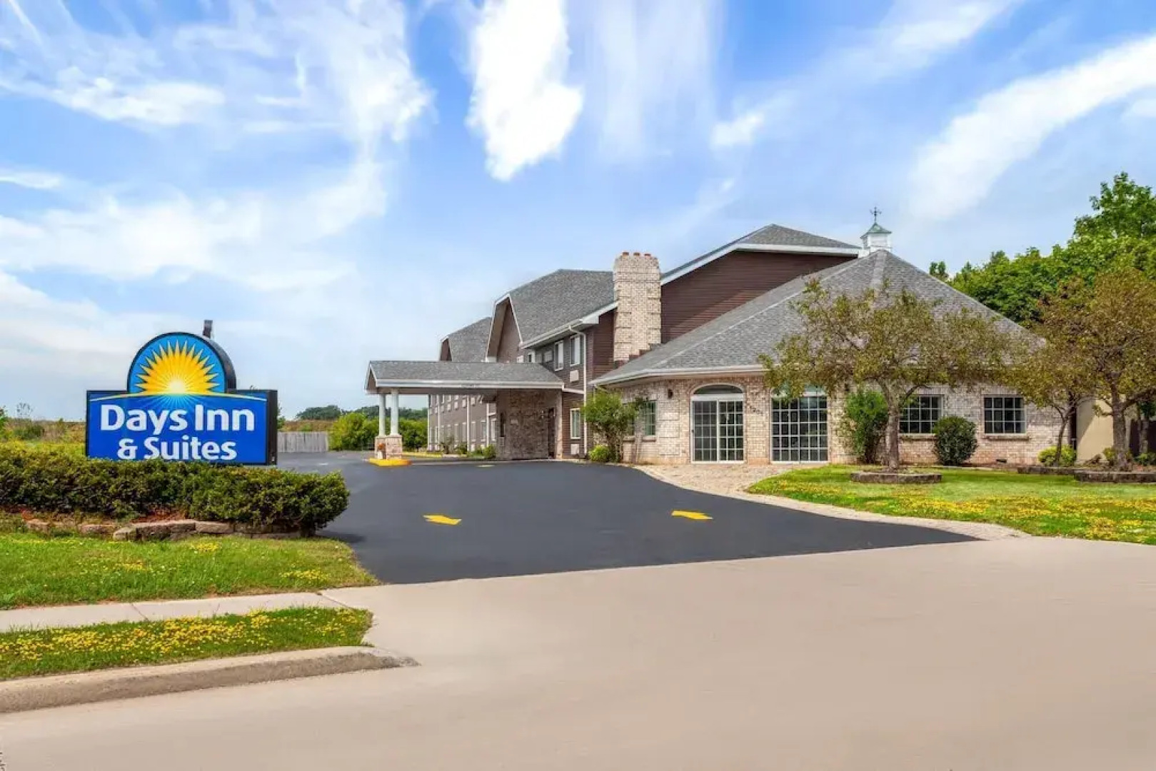 Days Inn & Suites By Wyndham Kaukauna Wi