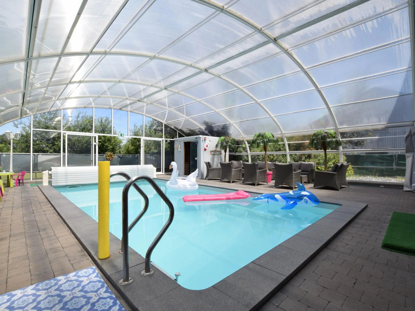 Pleasant Holiday Home with Sauna and Jacuzzi in Courtil