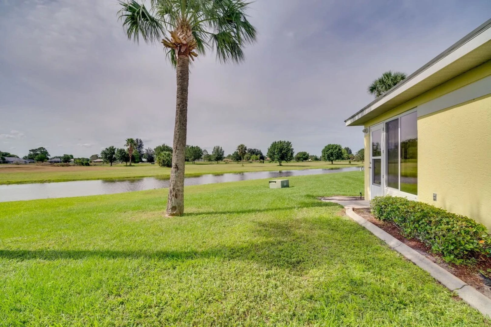 3 Mi to Lake: Peaceful Home w/ Grill in Sebring