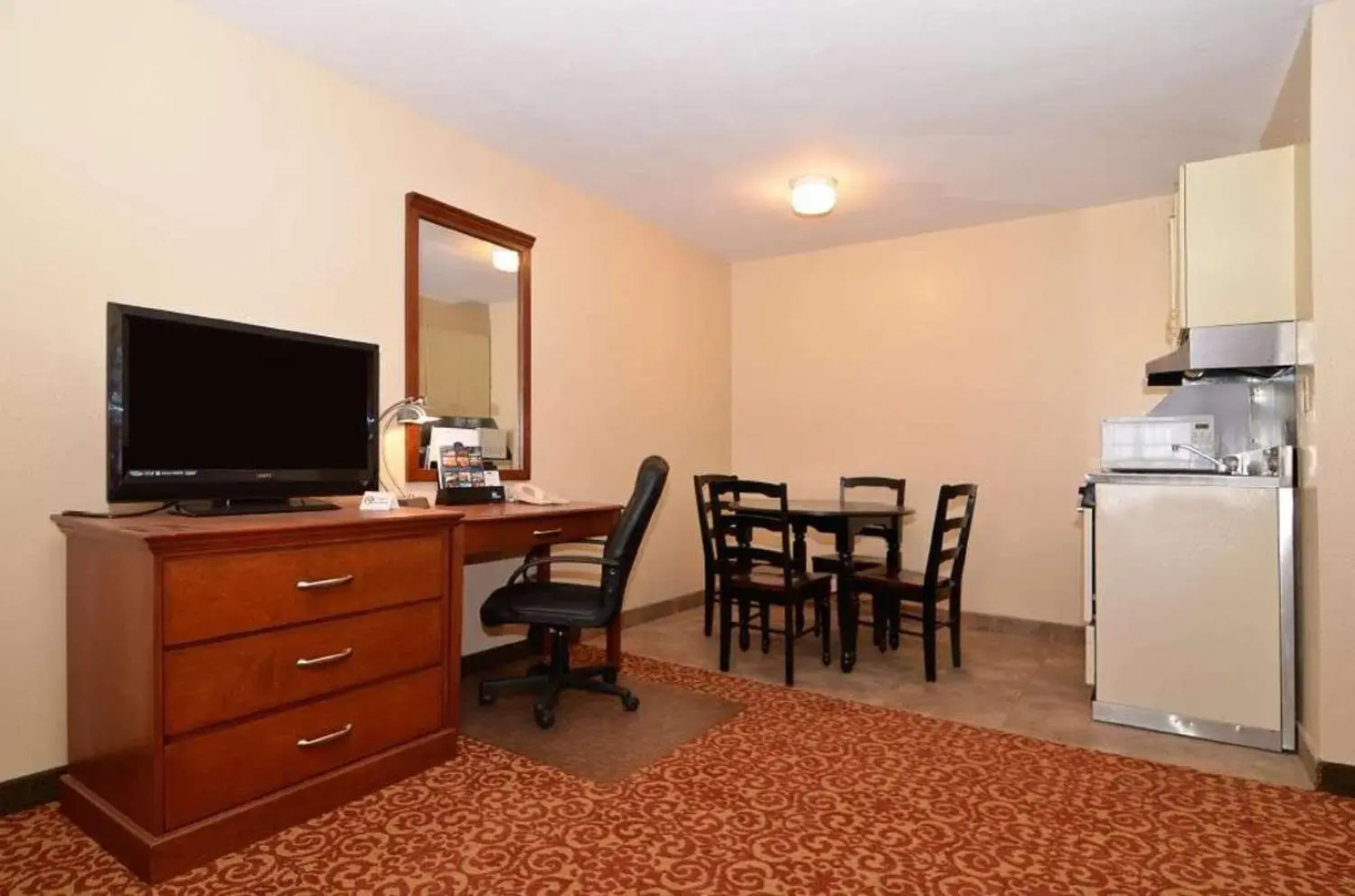 Best Western Inn by the Lake