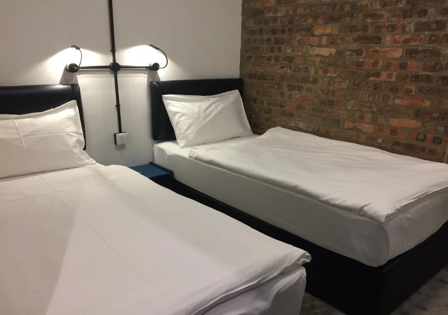 Suite 18 Boutique Hotel - Hostel