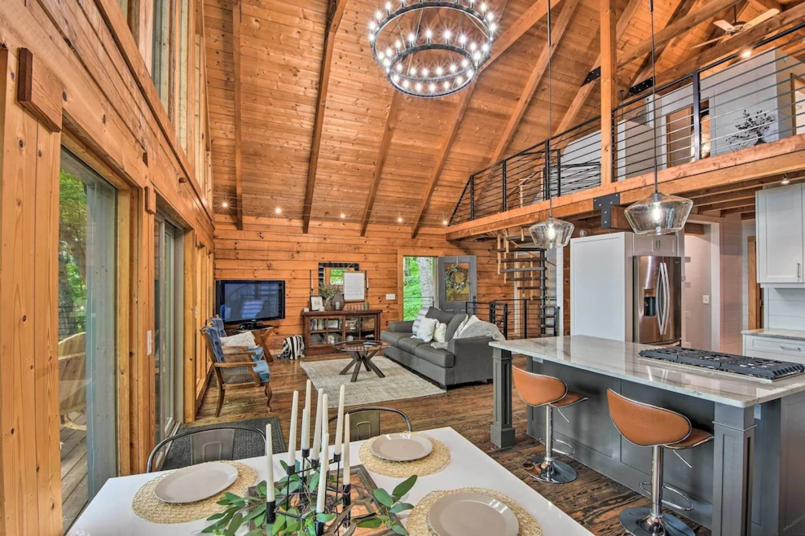 Luxe Jasper Cabin w/ Deck + Blue Ridge Mtn Views!