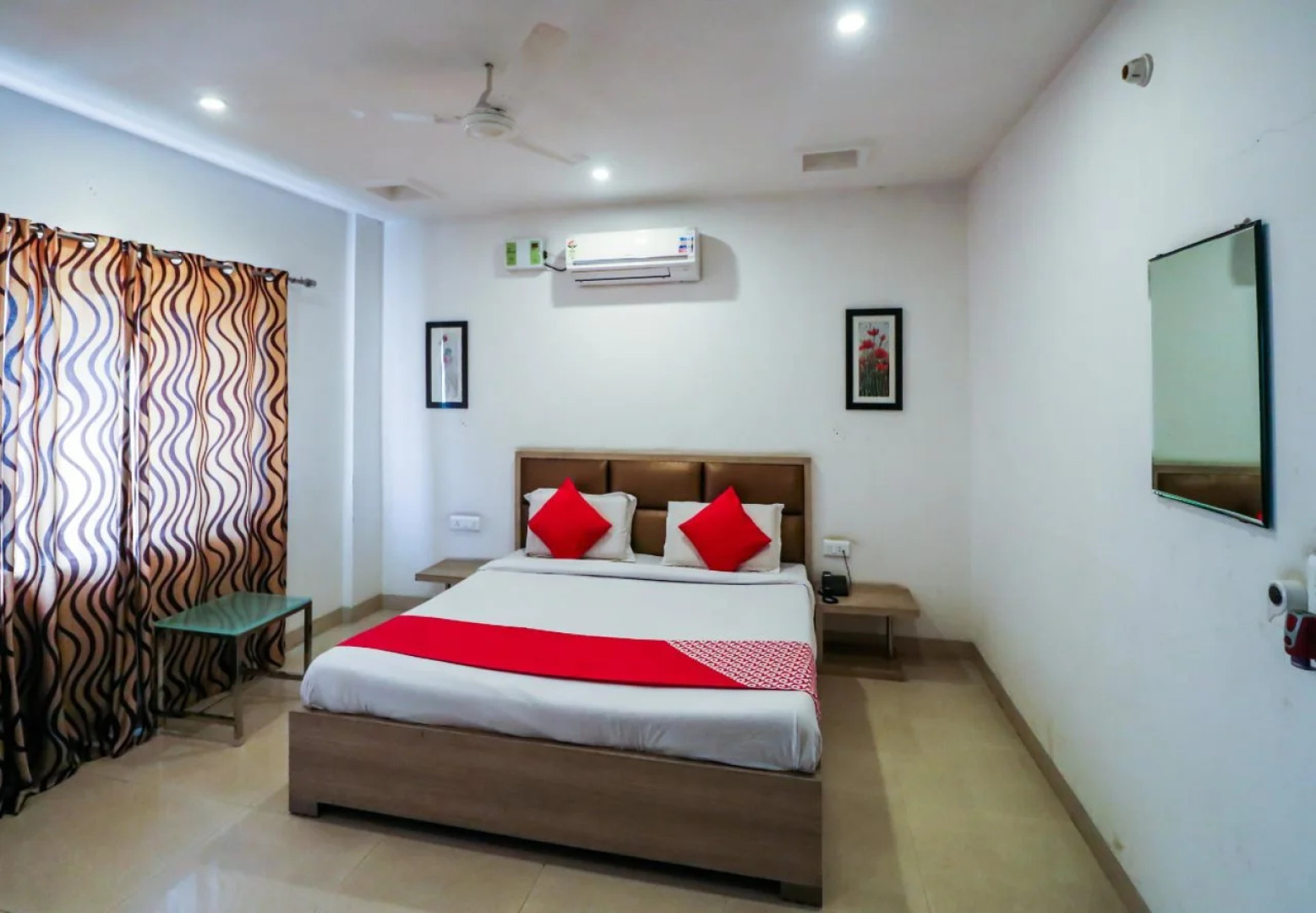 Hotel Divine Regency