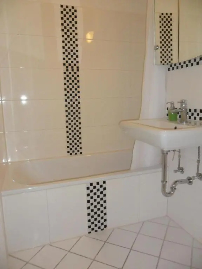 3-Zi Atelierdachwohnung mit Bergblick Seenähe und 2 Loggia