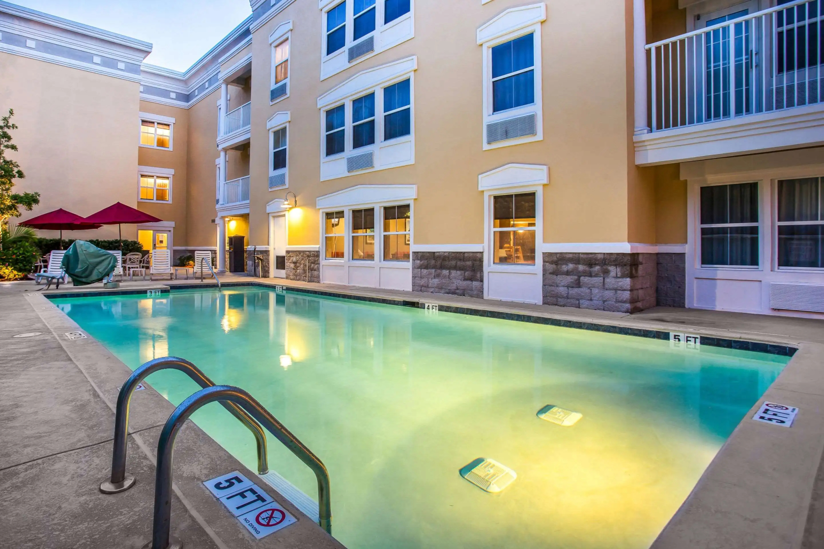 Comfort Suites at Isle Of Palms Connector